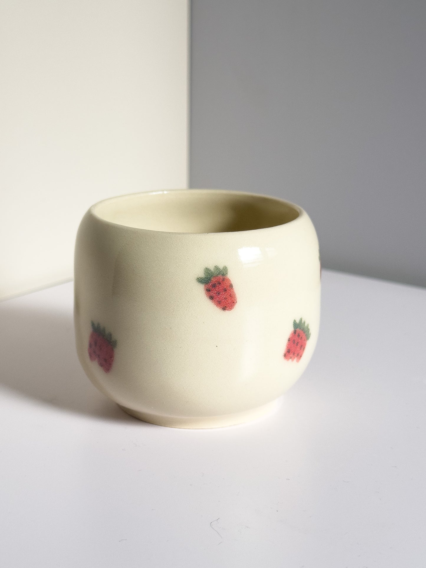 Strawberry Illustrated Cup