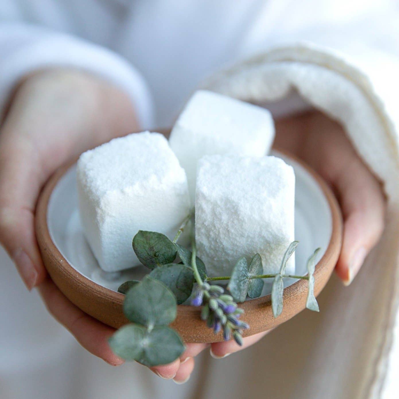 Shower Steamers: Peppermint & Eucalyptus in White