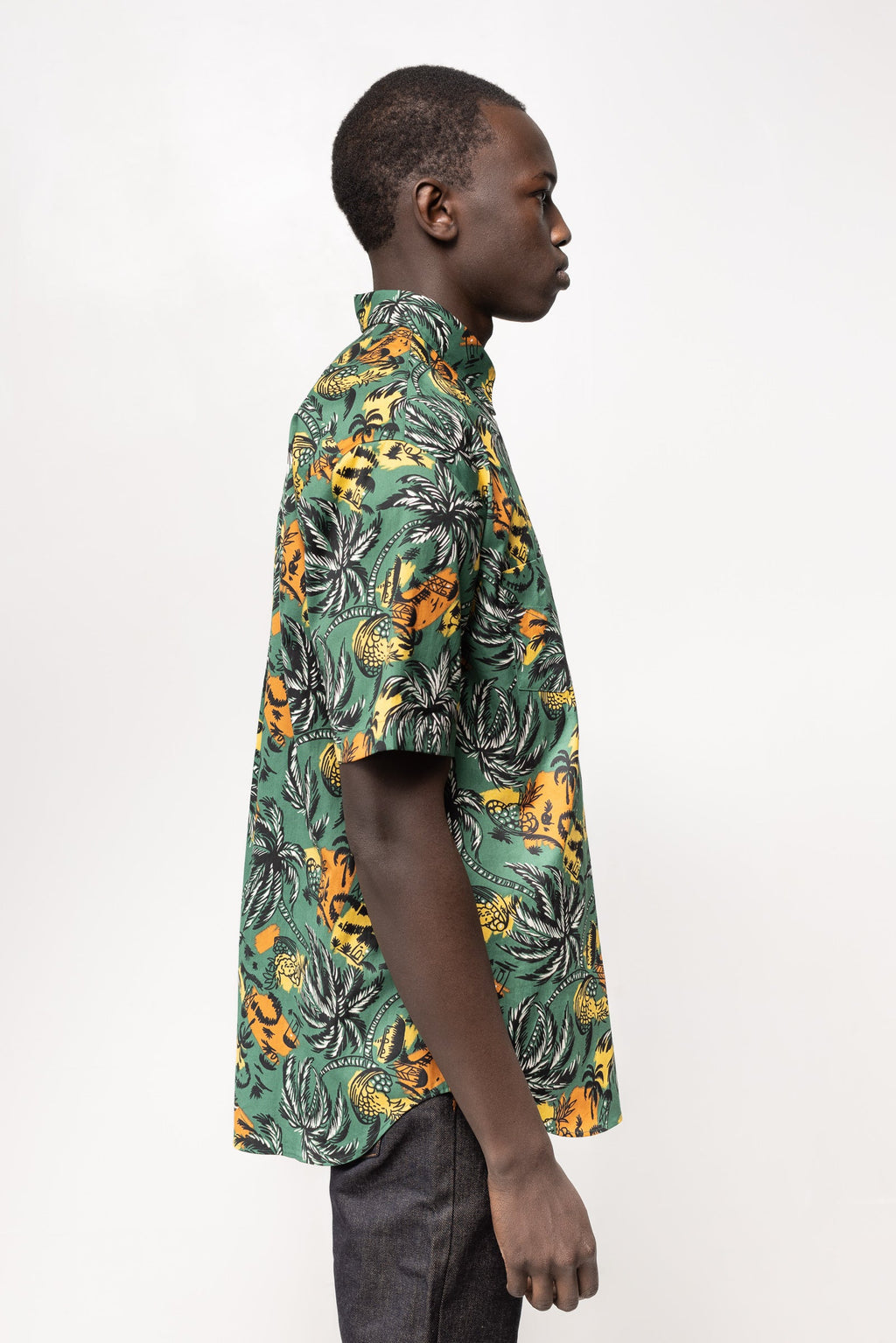 Shortsleeve Green Tropical Print