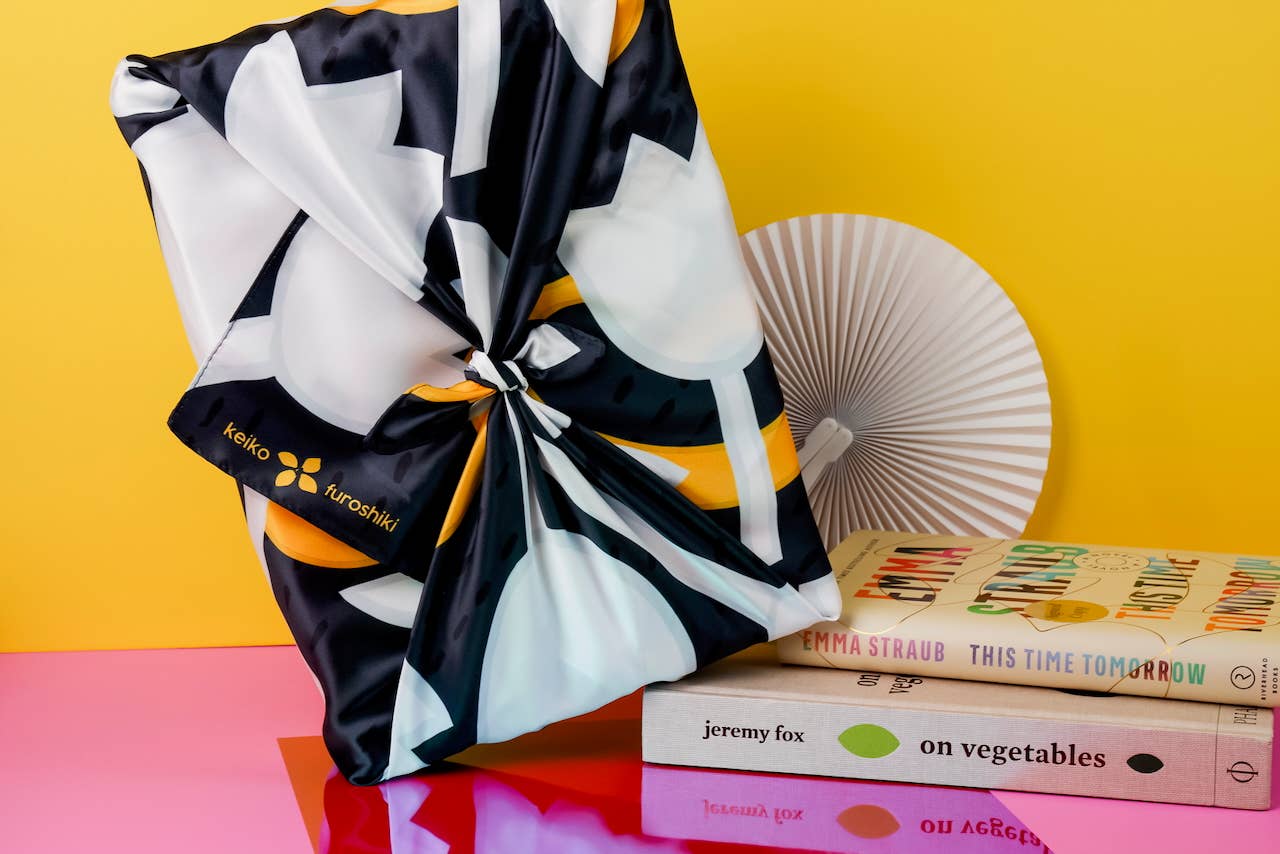 Furoshiki Reusable Japanese Fabric Gift Wrap White Tulip