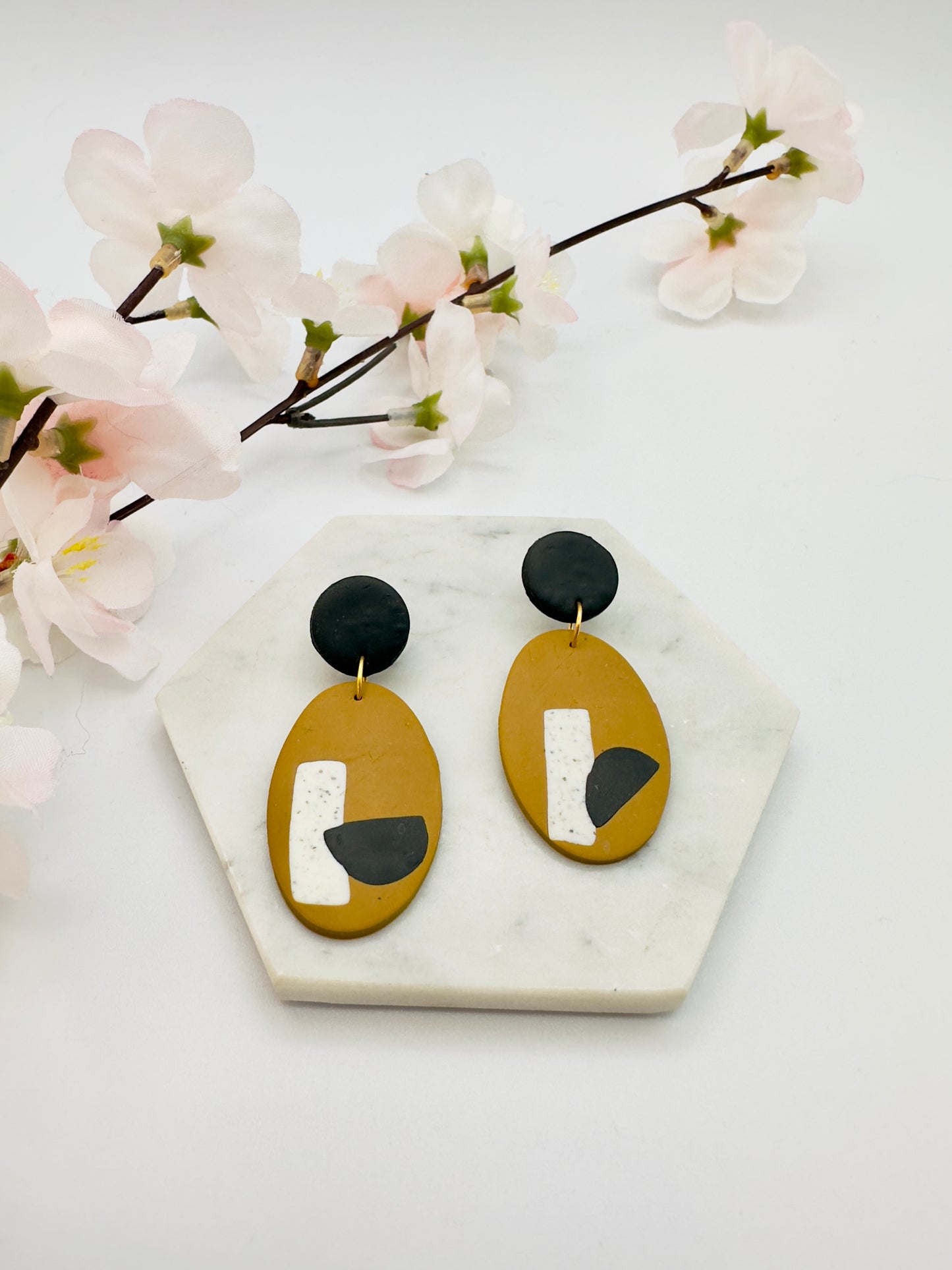 Circle Oval Earrings - Mustard Abstract